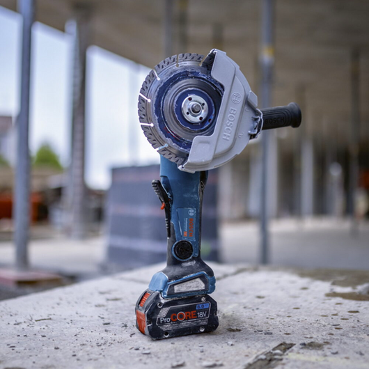 Esmeril angular inalámbrico 7" Bosch GWS 18V-180 PC 18V SB