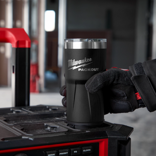 Vaso PACKOUT 20oz negro Milwaukee 48-22-8392B