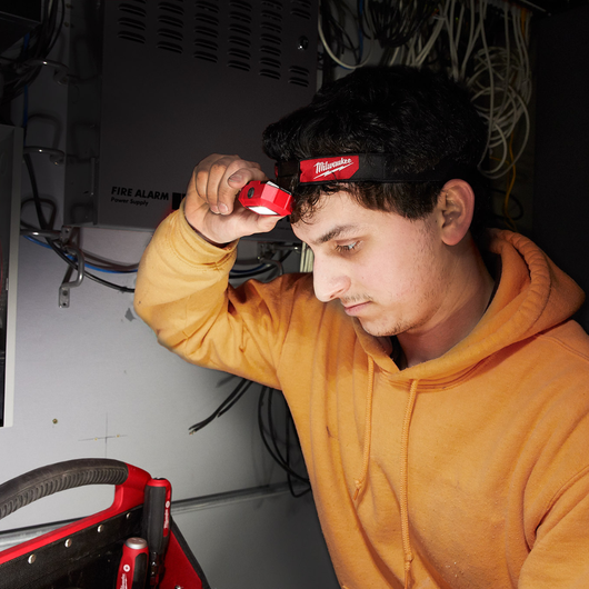 Linterna frontal Milwaukee 2103