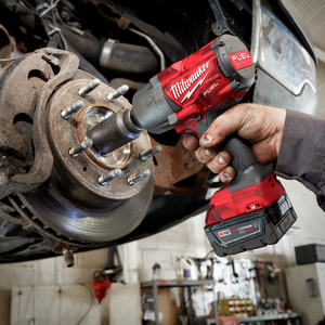 Llave de impacto M18 FUEL High Torque de 1/2" con juego de anillo de friccion Milwaukee 2767-22R