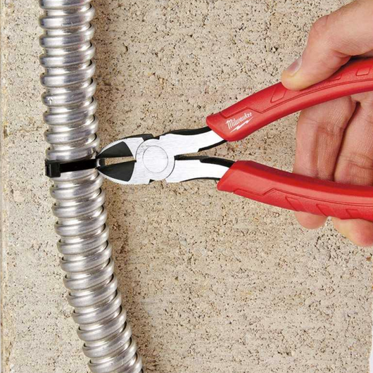 Pinza de corte diagonal de 6" Milwaukee 48-22-6106