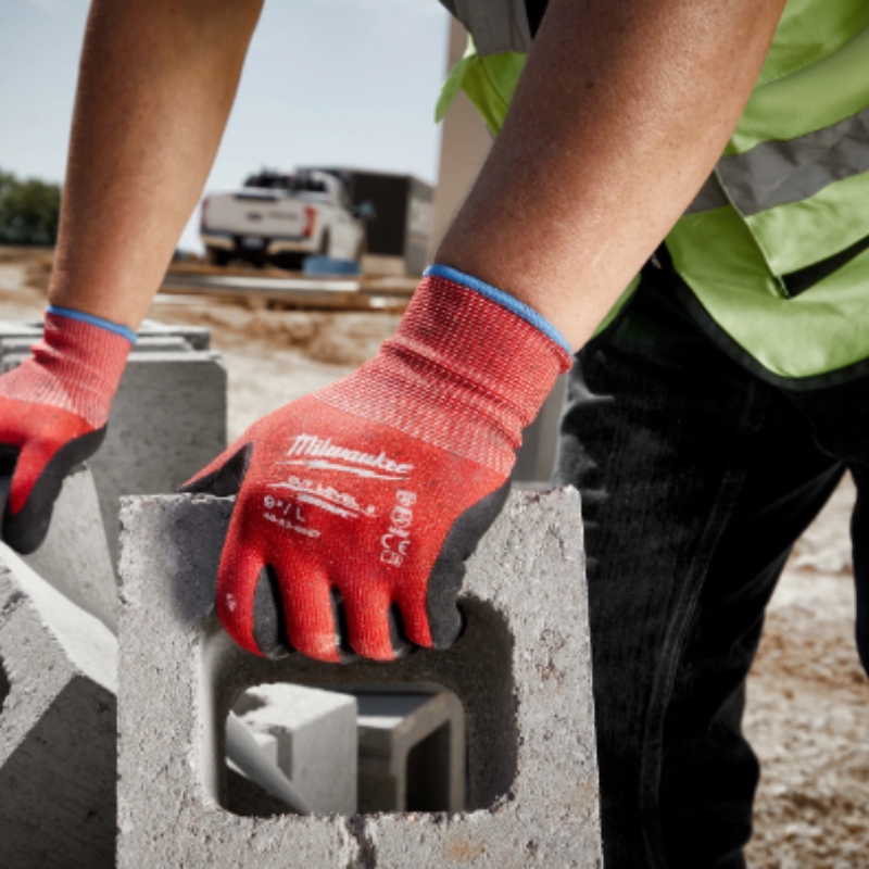 Guantes de seguridad cascos chalecos Milwaukee en oferta