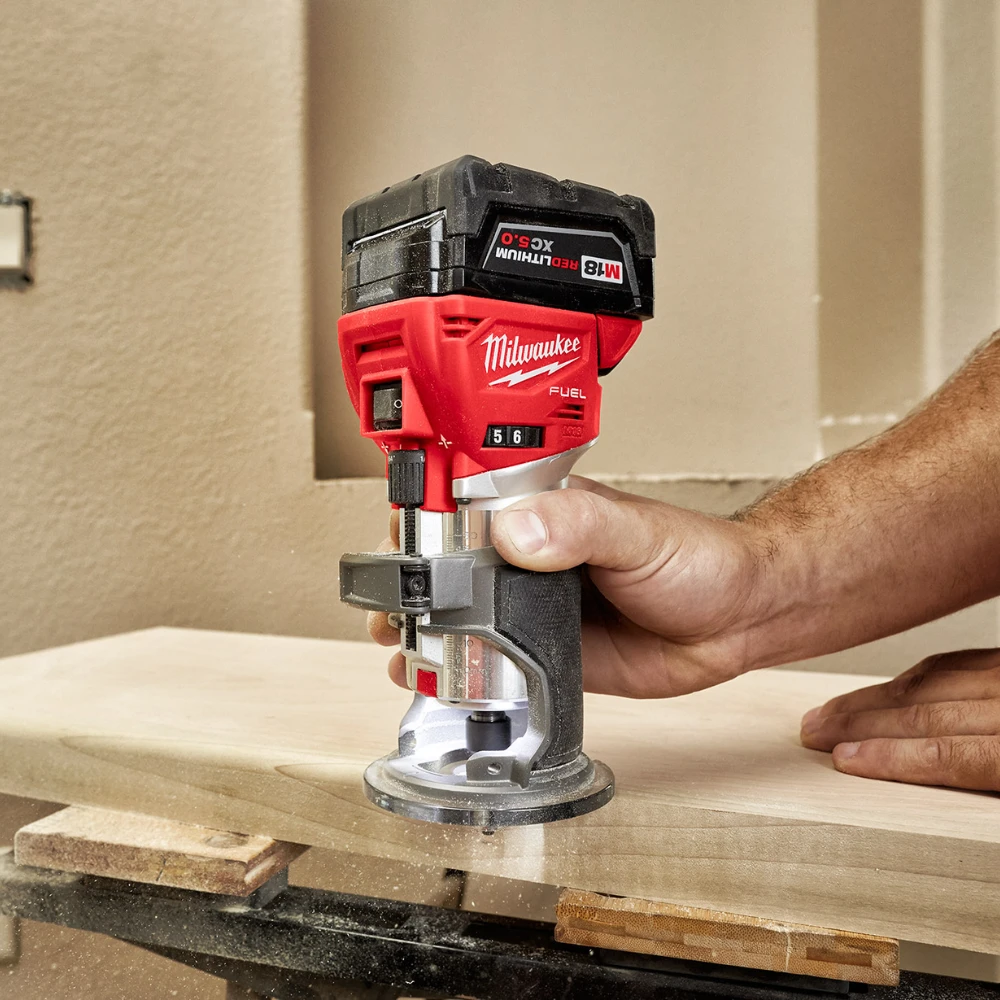 Enrutador compacto M18 FUEL Milwaukee 2723-20