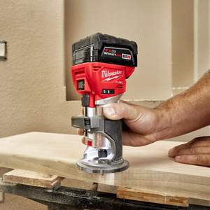 Enrutador compacto M18 FUEL Milwaukee 2723-20