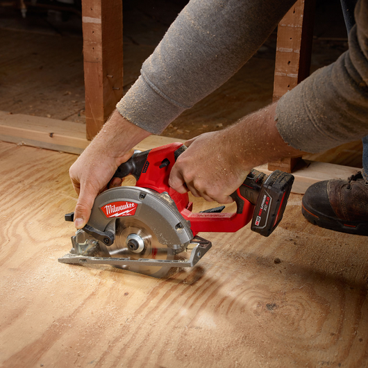 Sierra circular de 5-3/8 pulgadas Milwaukee M12 fuel 2530-20