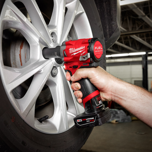 Llave de impacto M12 Stubby 3/8 in Milwaukee 2554-20