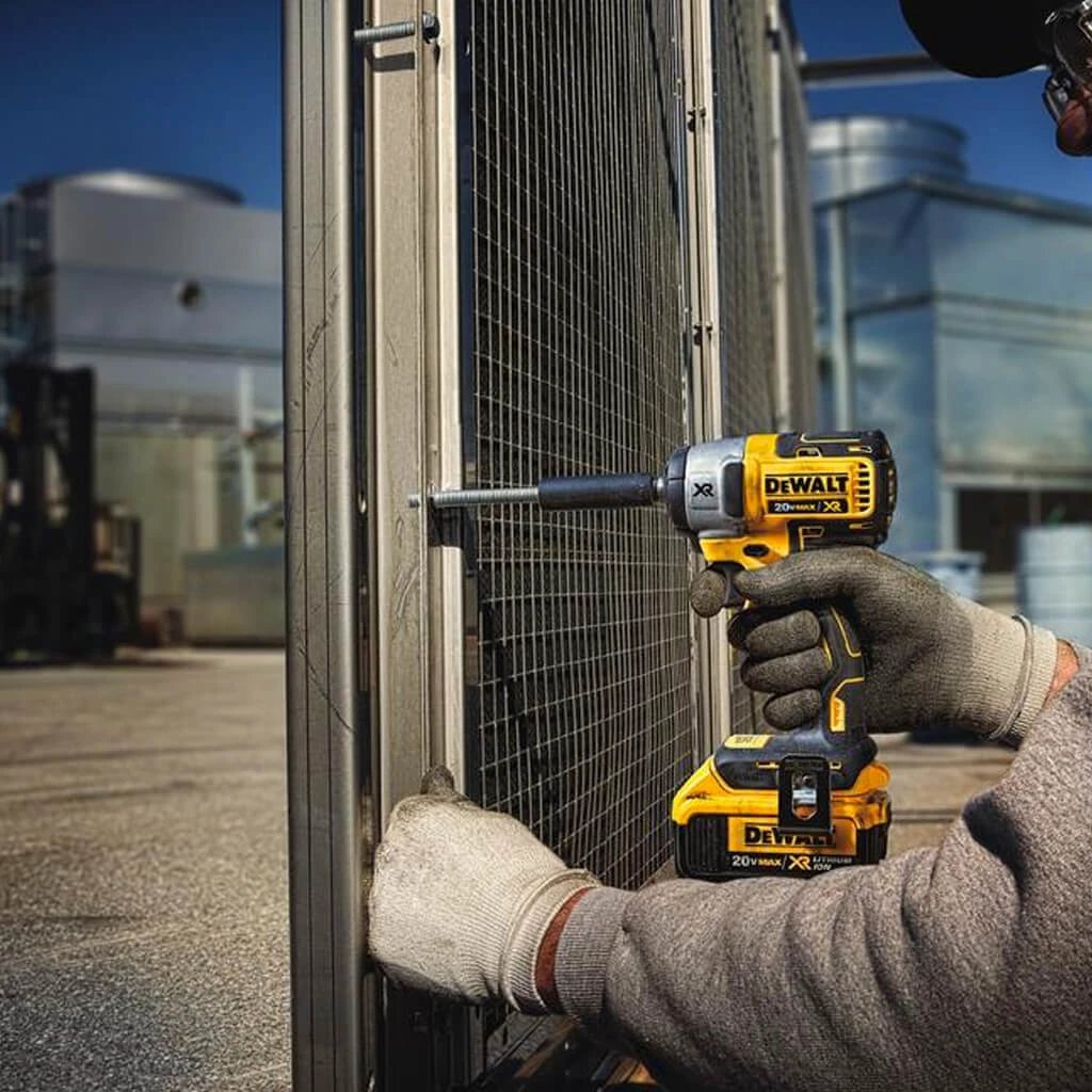 Llave de Impacto Inalambrica 3/8€˜€™ 20V MAX DeWalt DCF890B